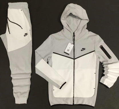 Trening Nike tech