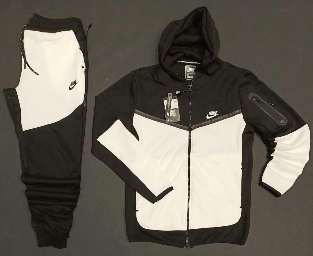 Trening Nike tech